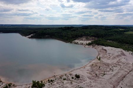 Stiebsdorfer See inmitten einer Bergbaufolgelandschaft