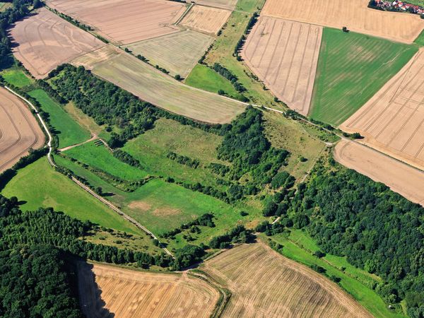 Luftbild vom Grünen Band zwischen Gerblingerode und Duderstadt in Niedersachsen und Ecklingerode in Thüringen. © Klaus Leidorf