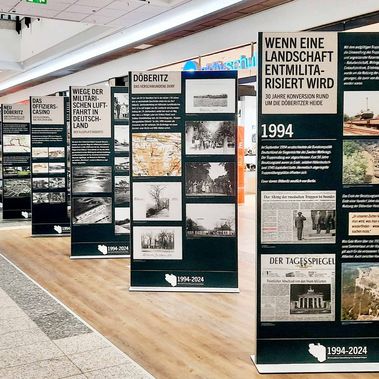 Ausstellung mit dem Titel „30 Jahre Konversion rund um die Döberitzer Heide“ im Havelpark