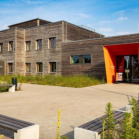 Außenfassade des Natur-Erlebniszentrums Döberitzer Heide