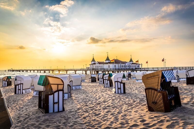 Strandkörbe auf Usedom Strandkörbe auf Usedom bei Sonnenaufgang